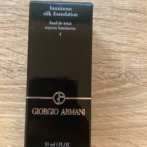 Giorgio Armani Luminous Silk Foundation - Shade #4